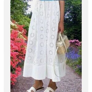 ZARA COTTON OYSTER WHITE EMBROIDERED EYELET MIDI SKIRT, Medium.